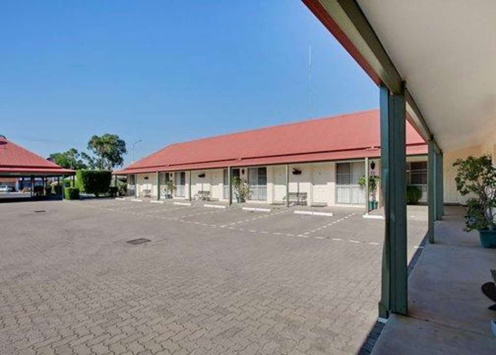 Pioneer Motel Goondiwindi Exterior photo