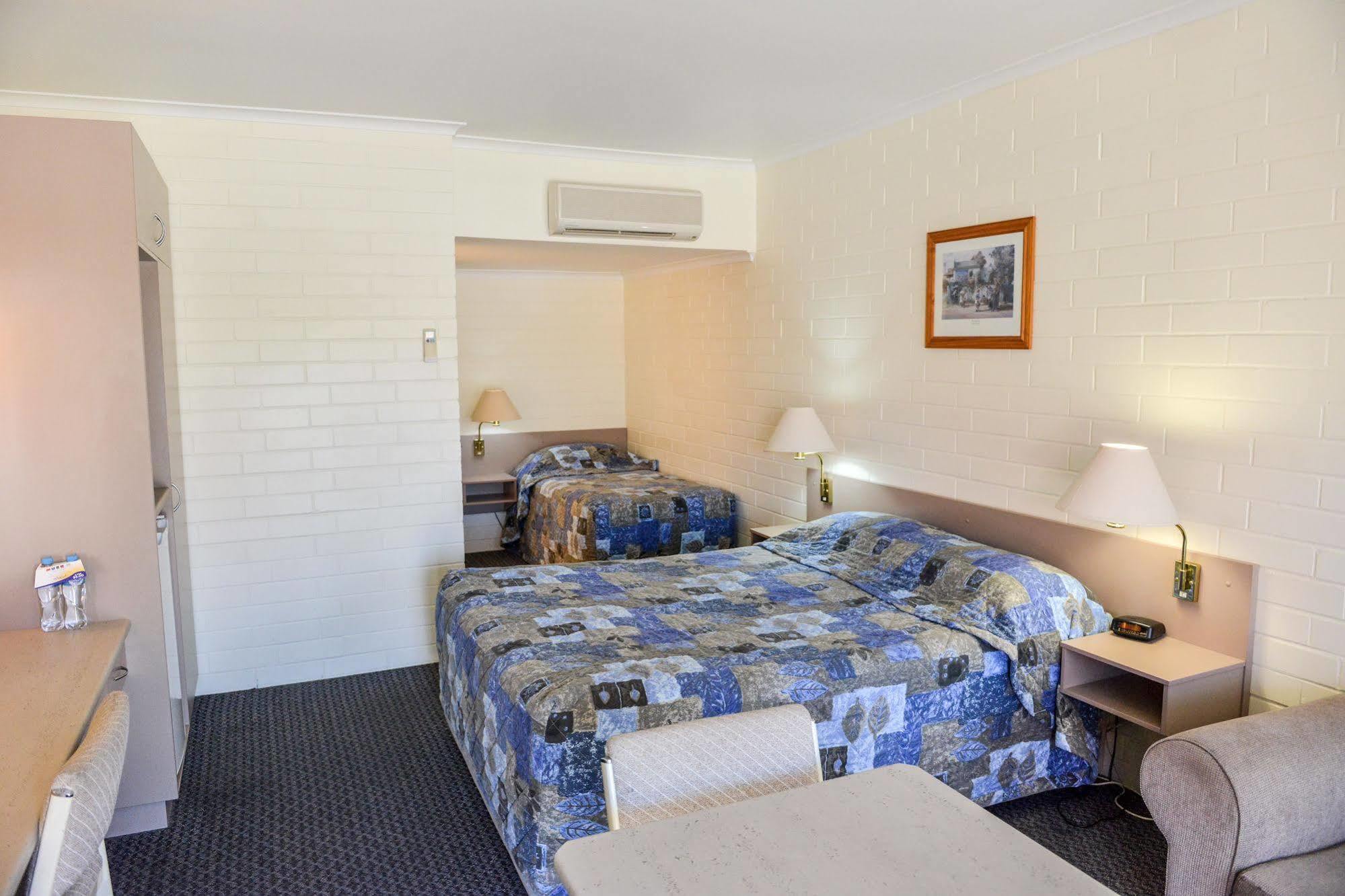 Pioneer Motel Goondiwindi Exterior photo