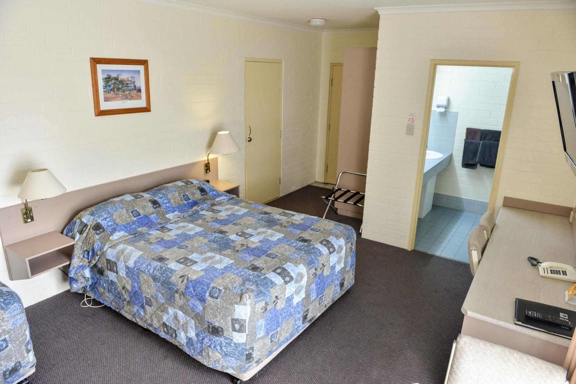 Pioneer Motel Goondiwindi Exterior photo