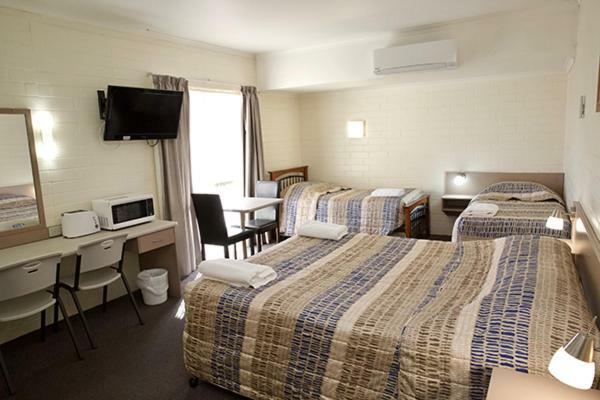 Pioneer Motel Goondiwindi Exterior photo