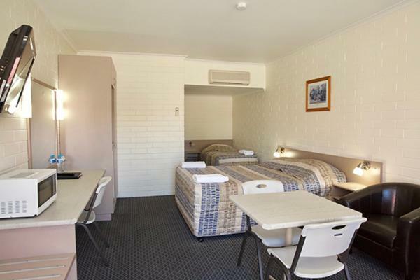 Pioneer Motel Goondiwindi Exterior photo