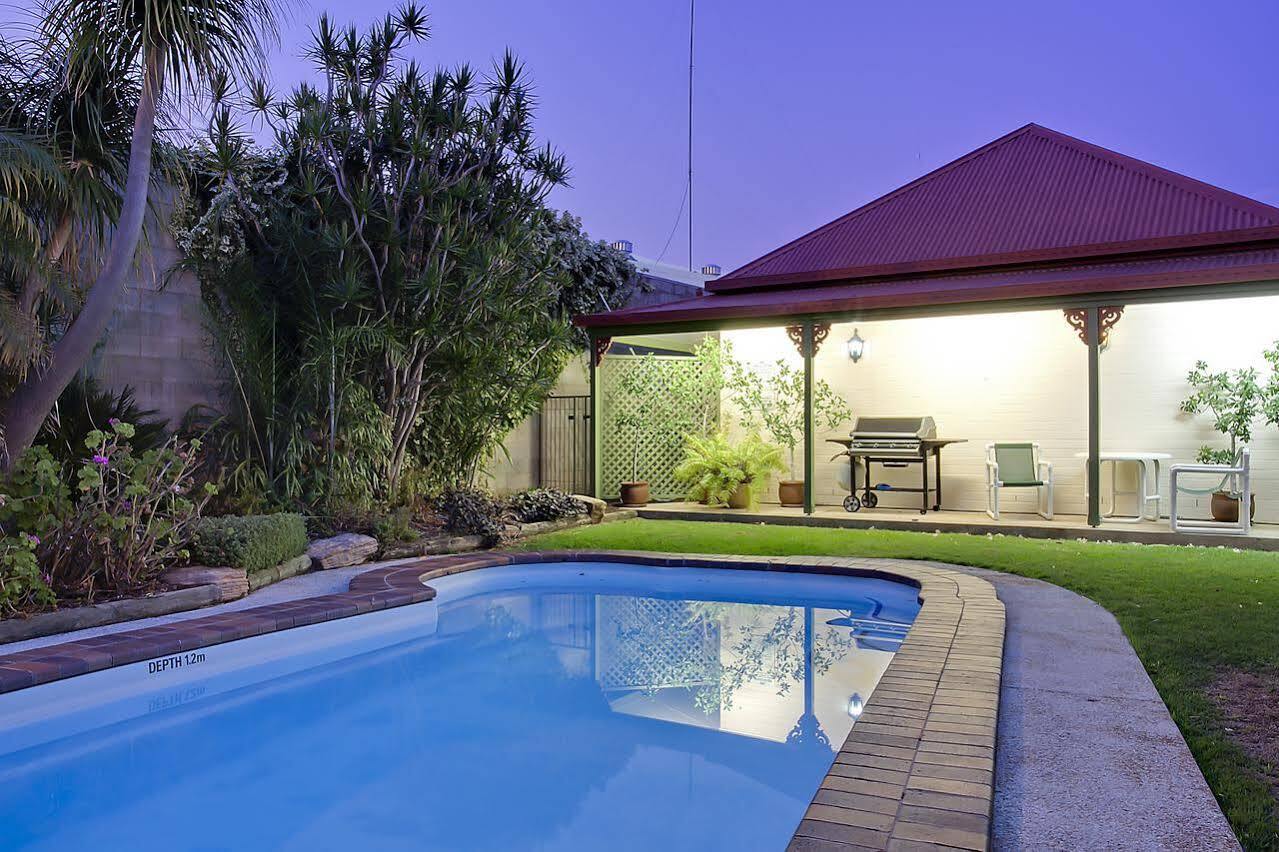 Pioneer Motel Goondiwindi Exterior photo